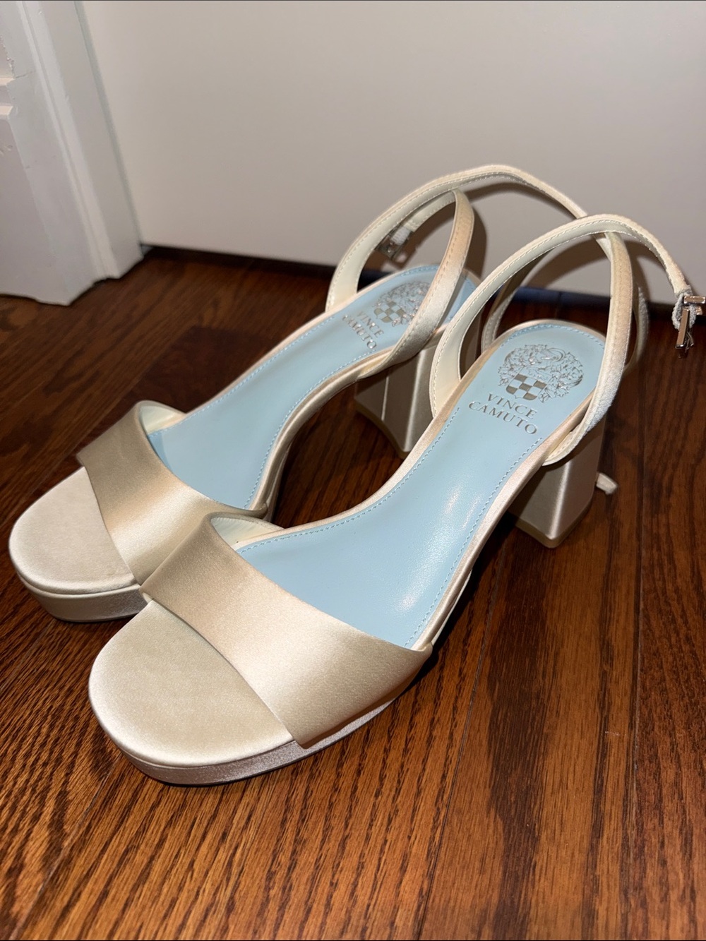 NWOT Vince Camuto Champagne Satin Block Heel Sandals